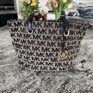 Michael Kors MK Signature Tote Shoulder Handbag Purse
